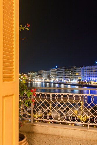 Apartment overlooking the old bridge.