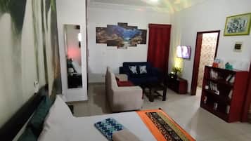 Smart-TV, BĂŒcher, Arbeitsbereiche