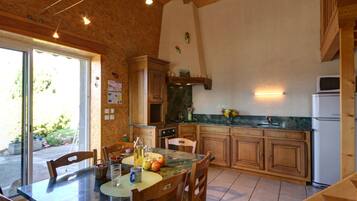 Réfrigérateur, micro-ondes, lave-vaisselle, congélateur