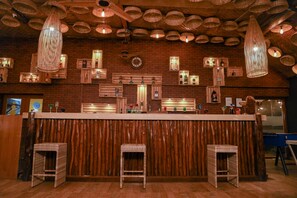 Bar met dakterras, tuinzicht, dagelijks geopend