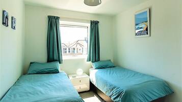 2 makuuhuonetta, silitysrauta/-lauta, vauvan matkasänky, ilmainen Wi-Fi