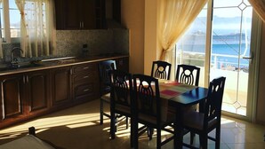 Dining - Villa Paradise (Sarandë)