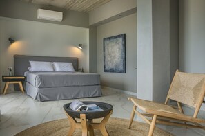 3 bedrooms, in-room safe, iron/ironing board, travel crib