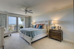 3 slaapkamers, een strijkplank/strijkijzer, gratis wifi, beddengoed