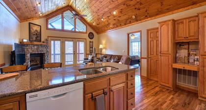 2 BD 2 BA Cottage, Paved Access, Close to Town, Super Views, Cable, WIFI,