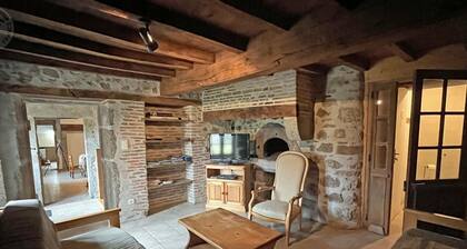 Gßte isolé et paisible aux Monts de la Madeleine avec animaux admis