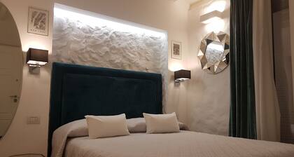 Room Del Giglio, elegante Suite im Zentrum von Bari