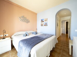 1 chambre, fer et planche à repasser, accès au Wi-Fi (inclus)