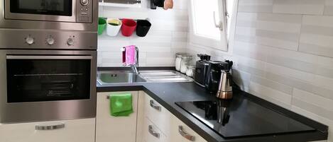 Apartment, Mehrere Betten, Terrasse | Eigene Küche