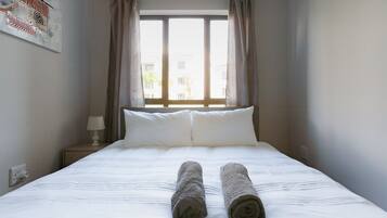 2 bedrooms, in-room safe, Internet, bed sheets