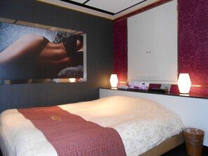 Couette en duvet d'oie, rideaux occultants, Wi-Fi gratuit, draps fournis