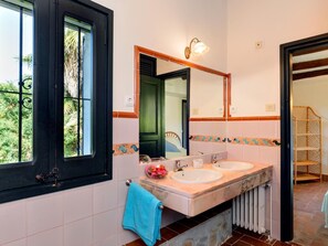 Bathtub
