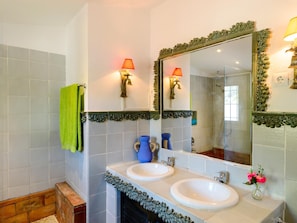 Bathtub