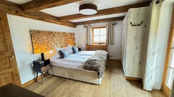 2 Schlafzimmer, BĂŒgeleisen/BĂŒgelbrett, WLAN, BettwĂ€sche