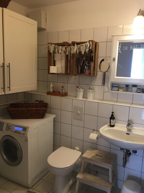 Hiustenkuivaaja, vessapaperi