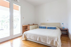 4 chambres, fer et planche à repasser, Wi-Fi, literie fournie