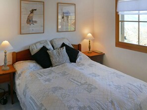 3 bedrooms, travel cot, free WiFi - Stunning private villa for 6 guests with WIFI, TV and terrace (Basse-nendaz)