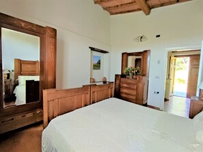 6 Schlafzimmer, Reisekinderbett, kostenloses WLAN