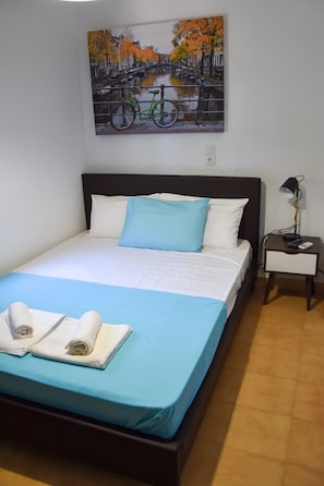 2 bedrooms, iron/ironing board, WiFi, bed sheets