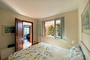 1 camera, Wi-Fi, lenzuola