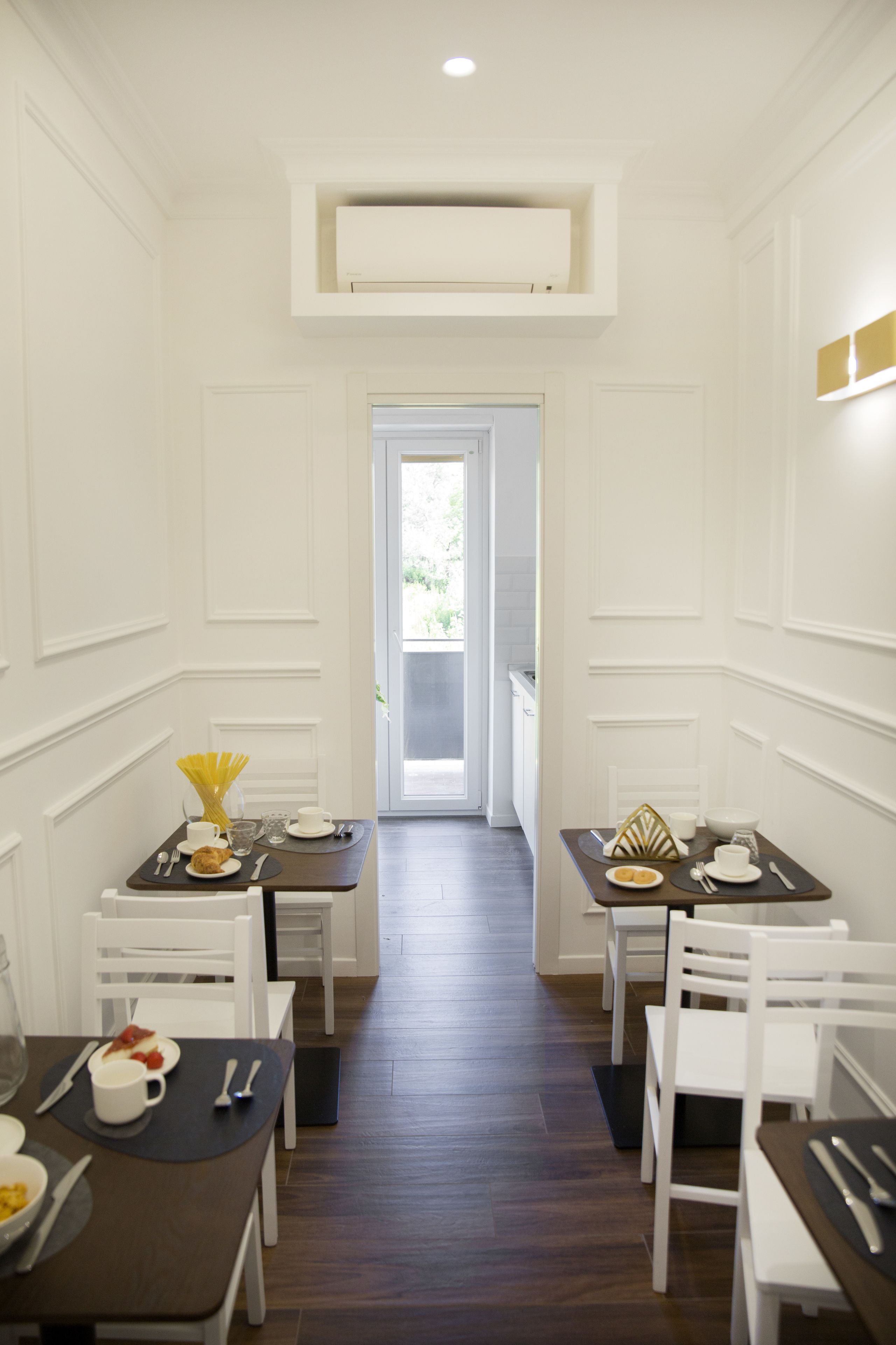 每日供应外卖早餐（每人 EUR 15）