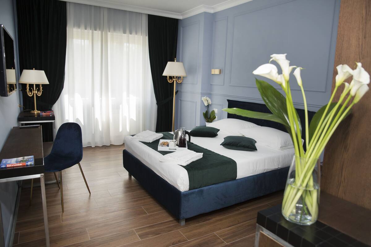 Deluxe Double Room | Minibar, in-room safe, desk, laptop workspace