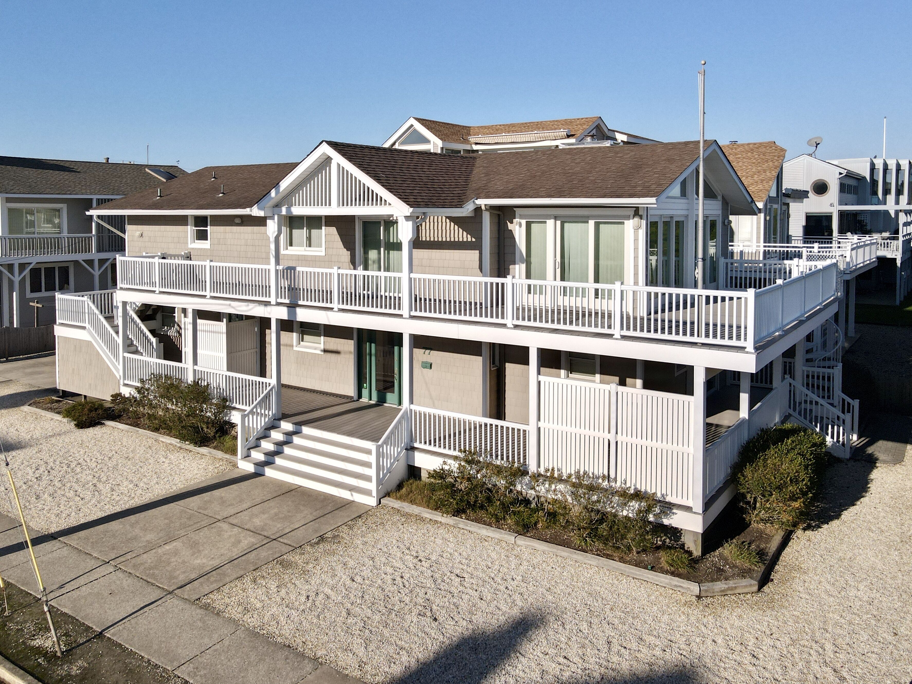 Lovely oceanfront home on one of Avalon's best beaches and just a short distance to some of Avalon's parks,