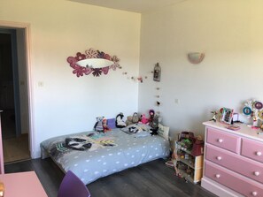 4 habitaciones, wifi y ropa de cama 