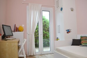 3 chambres, fer et planche à repasser, Wi-Fi gratuit, draps fournis