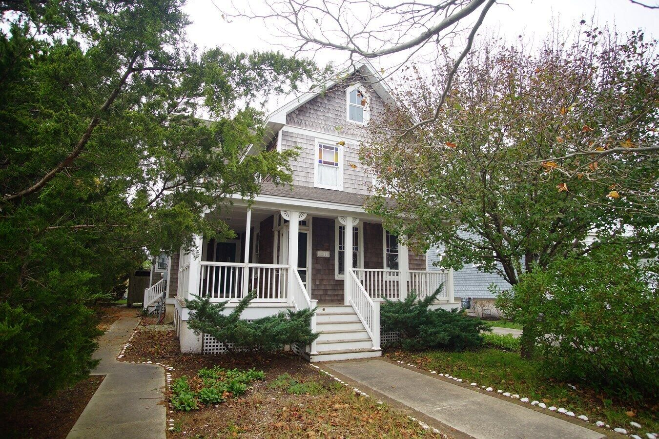 Located in Avalon's beachblock, the house was recently renovated and expanded