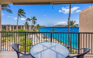 Outdoor dining - !DISCOUNTED RATES! FULL ocean view. Rated "EXCEPTIONAL". Renovated. Top Floor. (Lahaina)