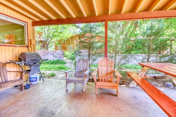 Image of Charming creekside cottage with hot tub in the heart of Moab - dog-friendly