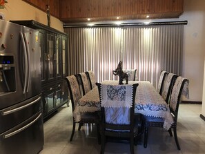 Dagelijks continentaal ontbijt (ZAR 30 per persoon)