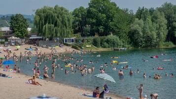 In Strandnähe, Liegestühle