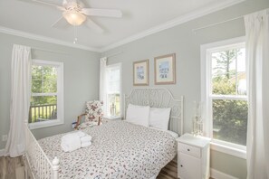 4 bedrooms, free WiFi, bed sheets