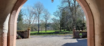 Aigas holiday cottages Pond View