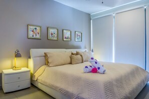 2 habitaciones, tabla de planchar con plancha, cuna de viaje y wifi 