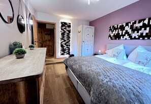 2 dormitoris, planxa i posts de planxar, wifi i roba de llit 