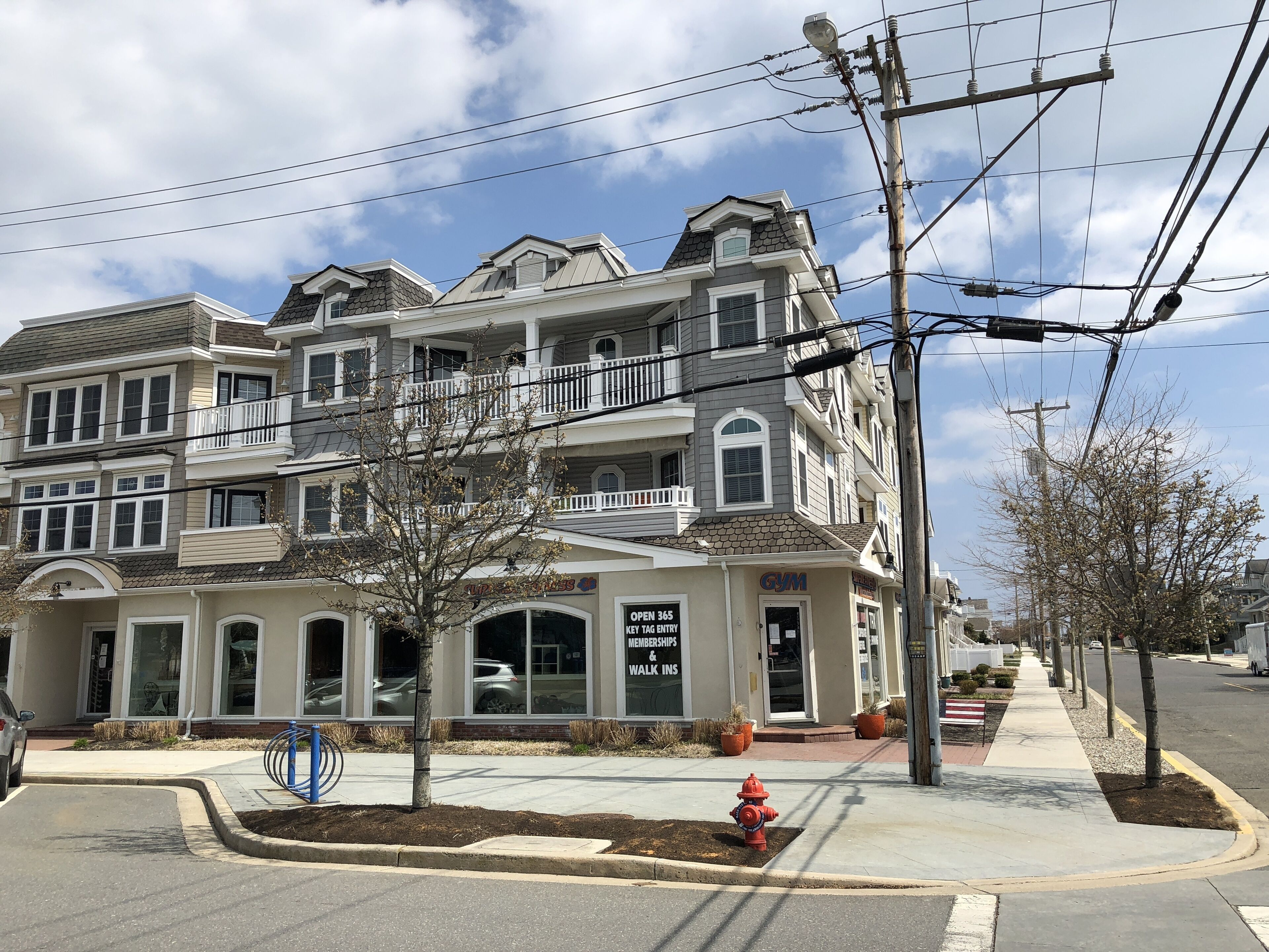 This three bedroom, three bath "Avalon Breezes Condominium" is centrally located to town and the beach