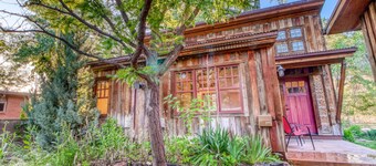 Charming and dog-friendly home in town w/ WiFi - walk to restaurants & shops
