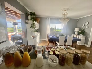 Petit déjeuner buffet compris tous les jours
