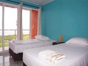 2 bedrooms, in-room safe, free WiFi - Posada Nativa Claymount View (La Loma)