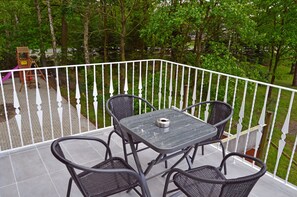 ห้องคอมฟอร์ททริปเปิล, วิวสวน | ระเบียง