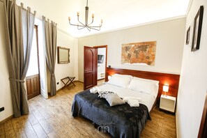 2 bedrooms, memory foam beds, in-room safe, desk - The Magnificent Apartment (Catania)