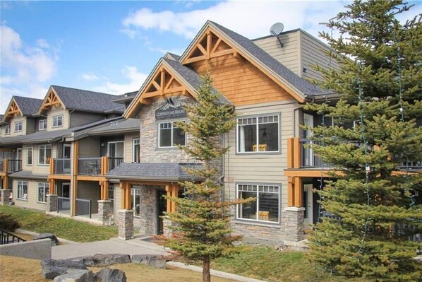 Exterior - Heart of the Rocky Mountains Unexpected Value in the Canadian Rockies 3BR 2BA (Dead Man's Flats)