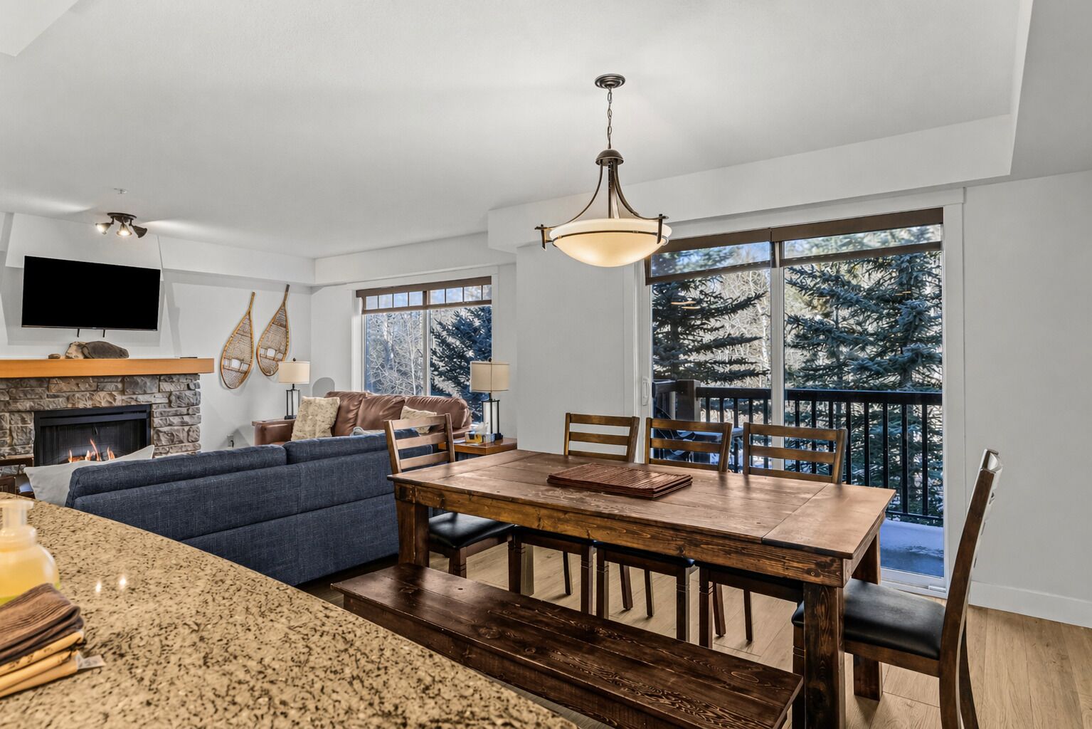 TV, fireplace, offices