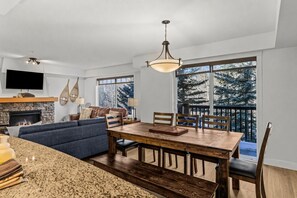 TV, fireplace, offices