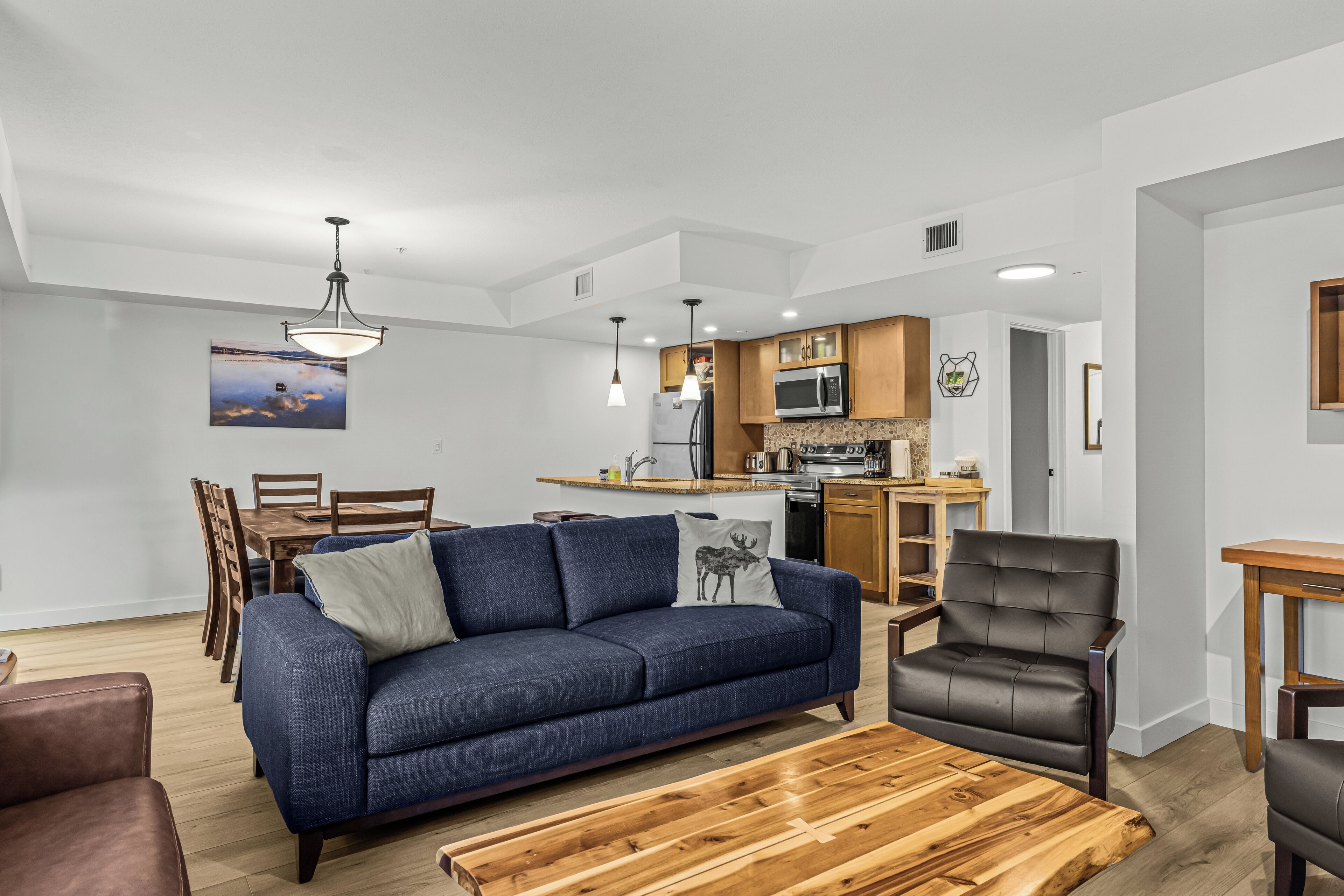 TV, fireplace, offices