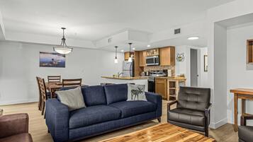 TV, fireplace, offices