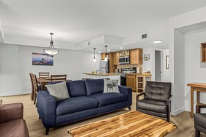 Fernseher, Kamin, Arbeitsbereiche
